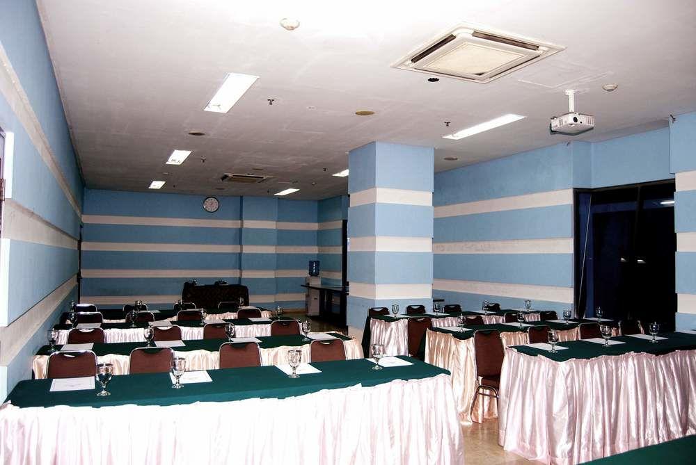 Super Oyo Townhouse 1 Hotel Salemba Jacarta Exterior foto