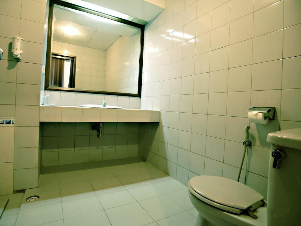 Super Oyo Townhouse 1 Hotel Salemba Jacarta Exterior foto
