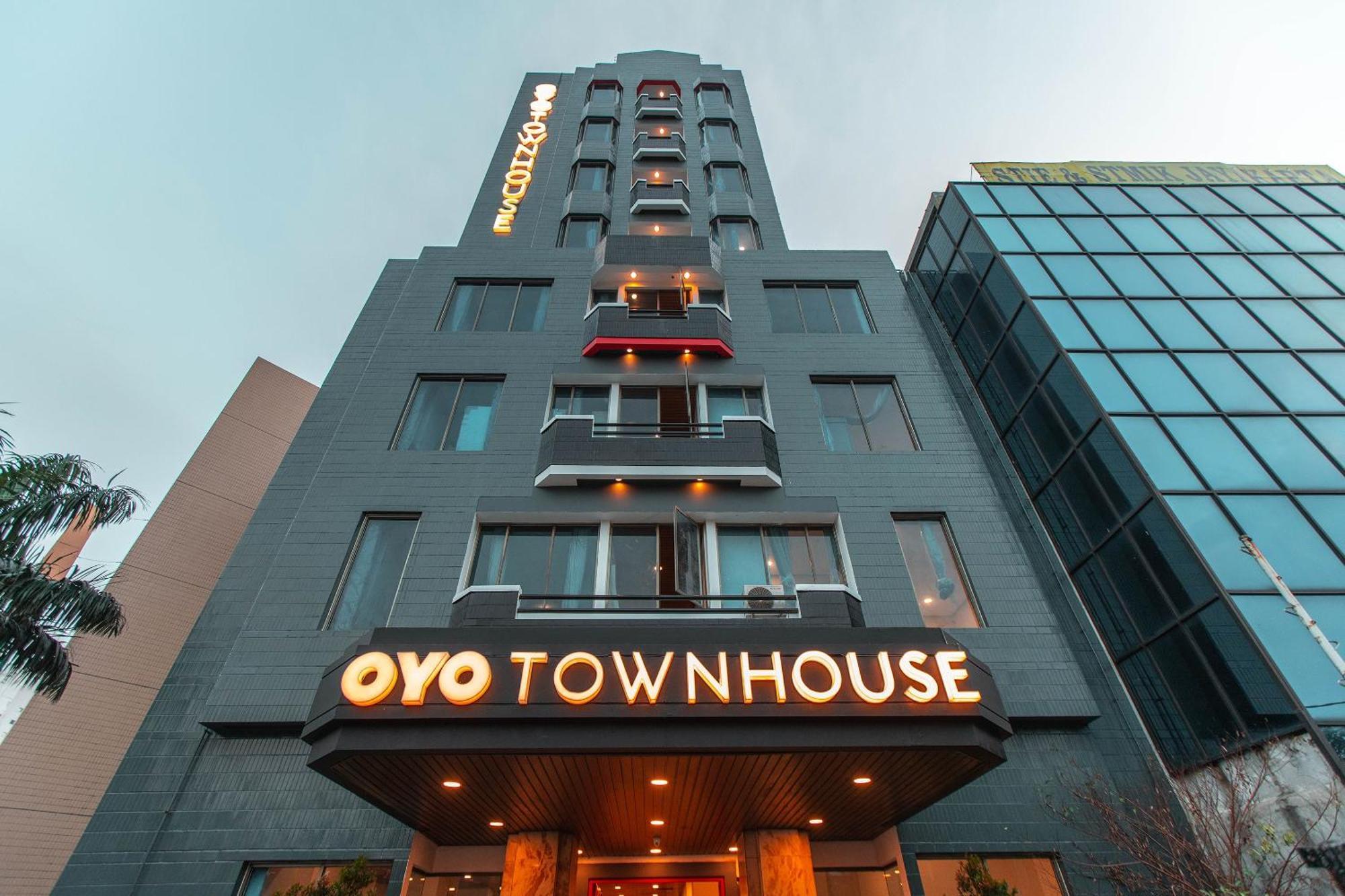 Super Oyo Townhouse 1 Hotel Salemba Jacarta Exterior foto