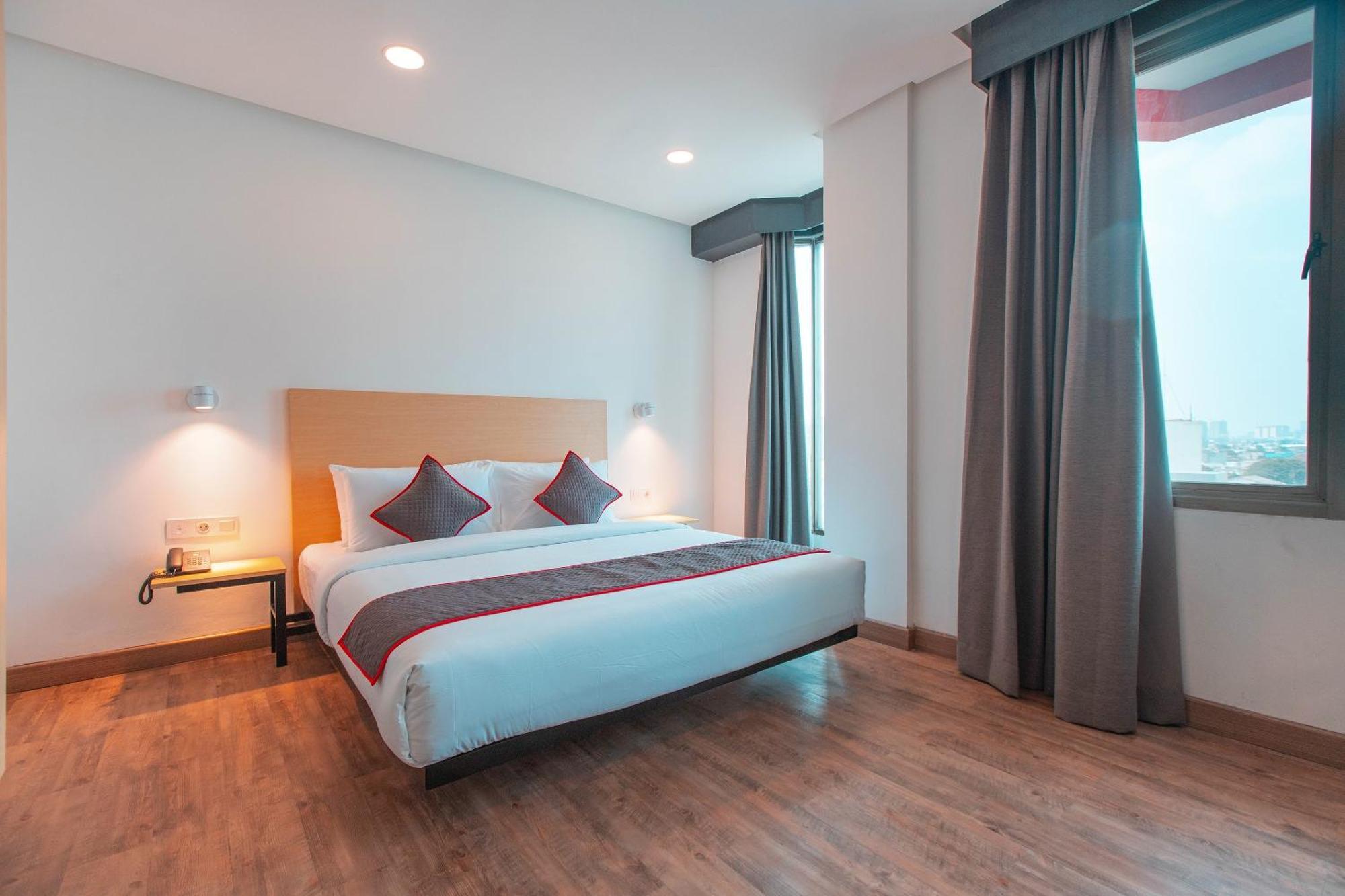 Super Oyo Townhouse 1 Hotel Salemba Jacarta Exterior foto