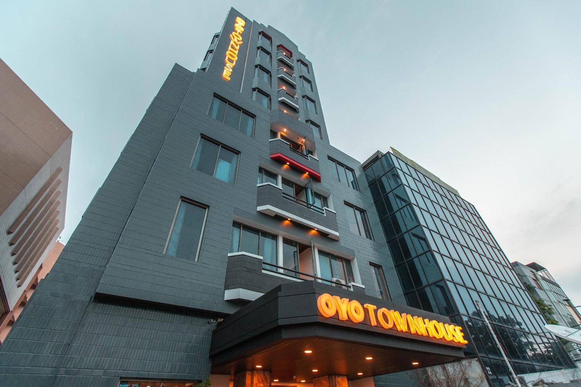 Super Oyo Townhouse 1 Hotel Salemba Jacarta Exterior foto