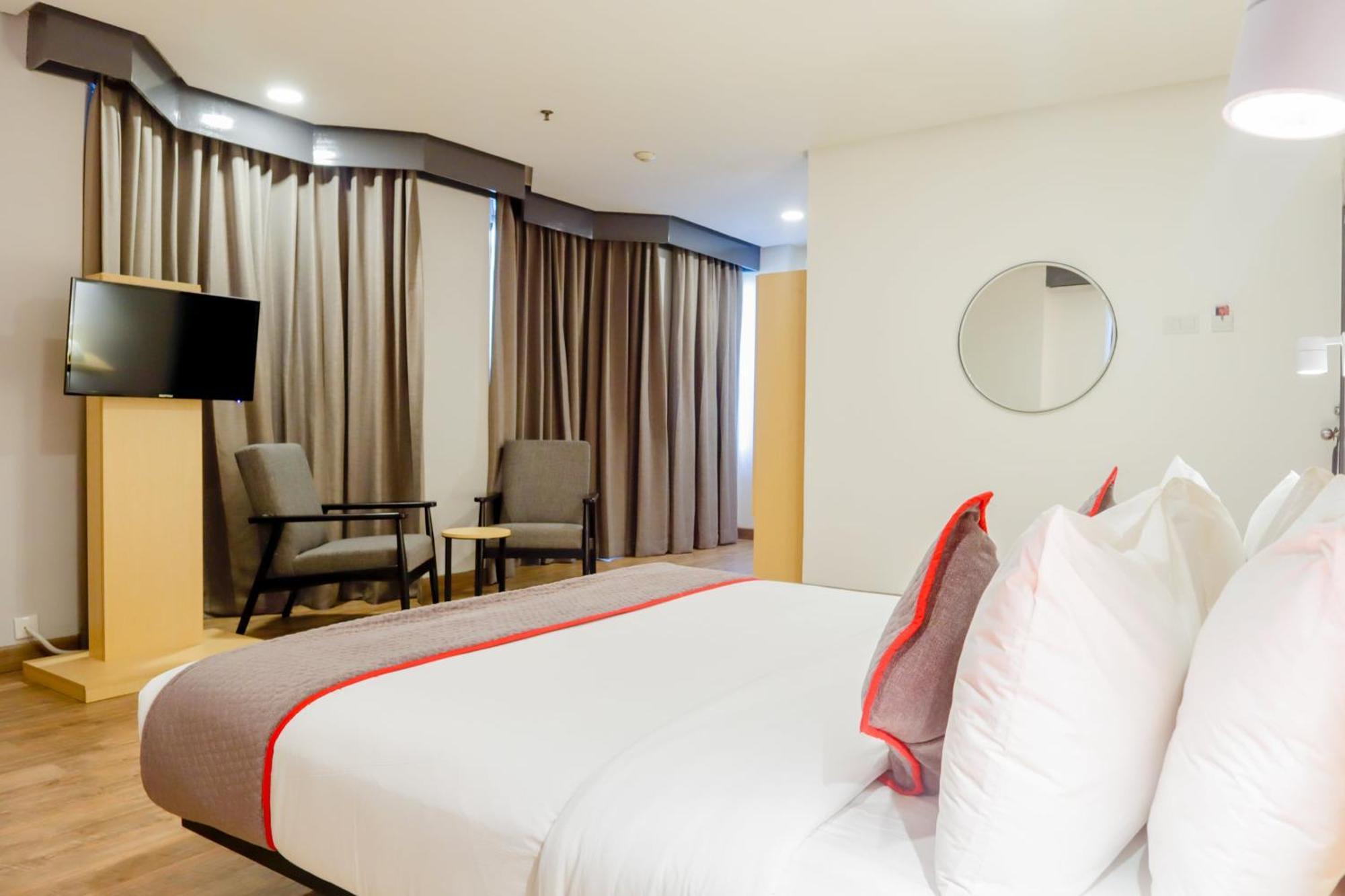 Super Oyo Townhouse 1 Hotel Salemba Jacarta Exterior foto