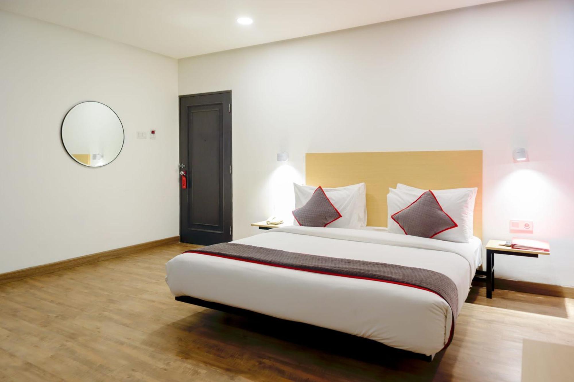 Super Oyo Townhouse 1 Hotel Salemba Jacarta Exterior foto