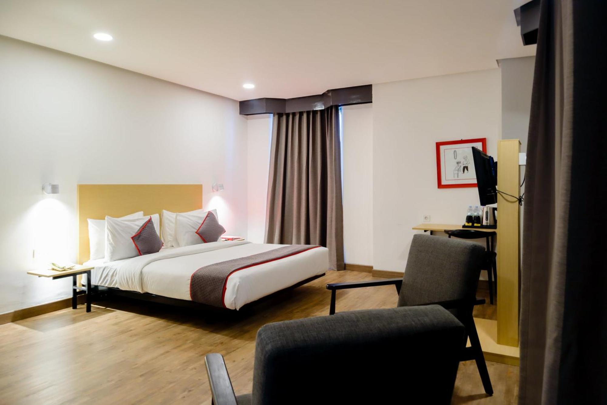 Super Oyo Townhouse 1 Hotel Salemba Jacarta Exterior foto