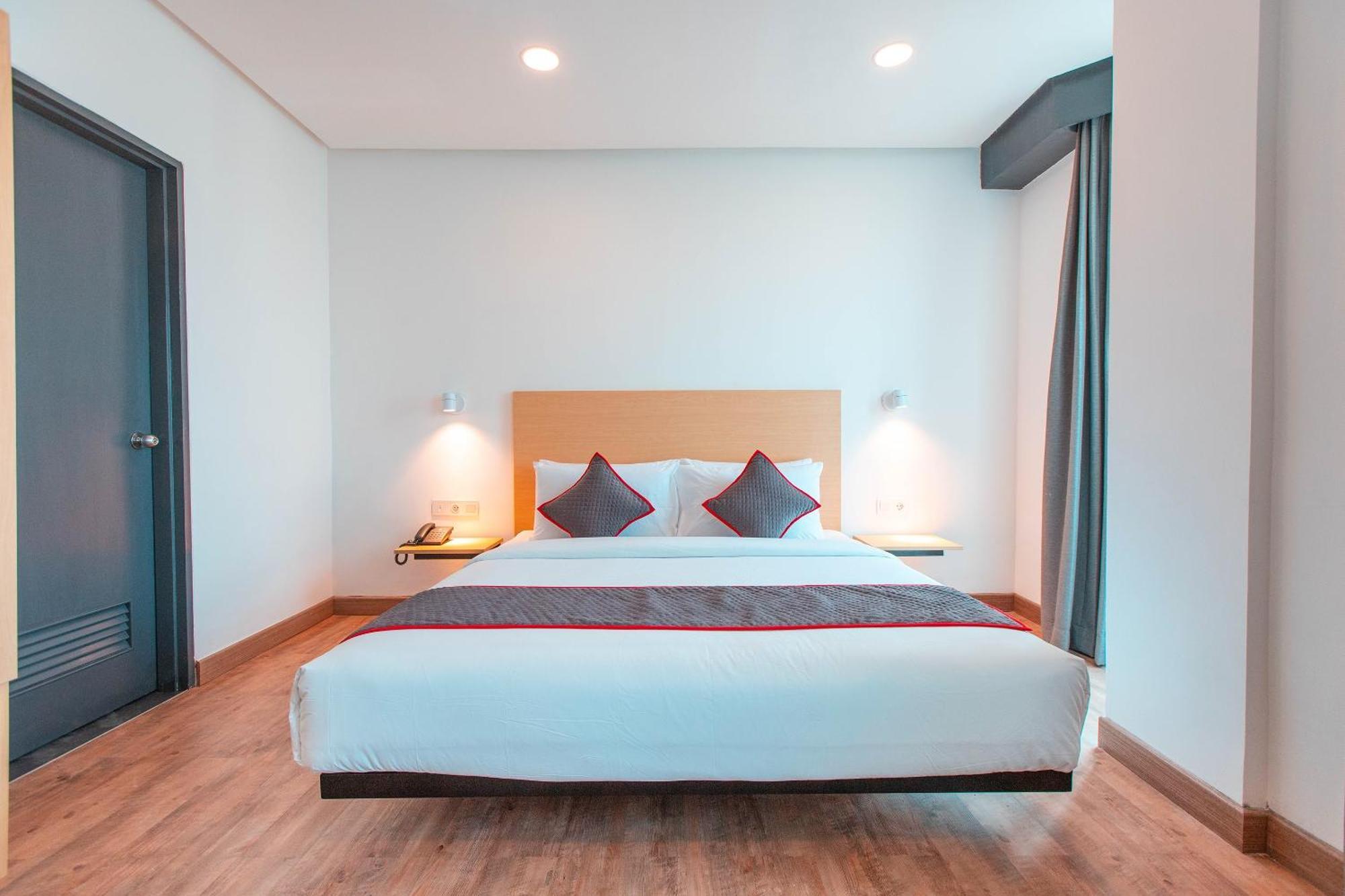 Super Oyo Townhouse 1 Hotel Salemba Jacarta Exterior foto