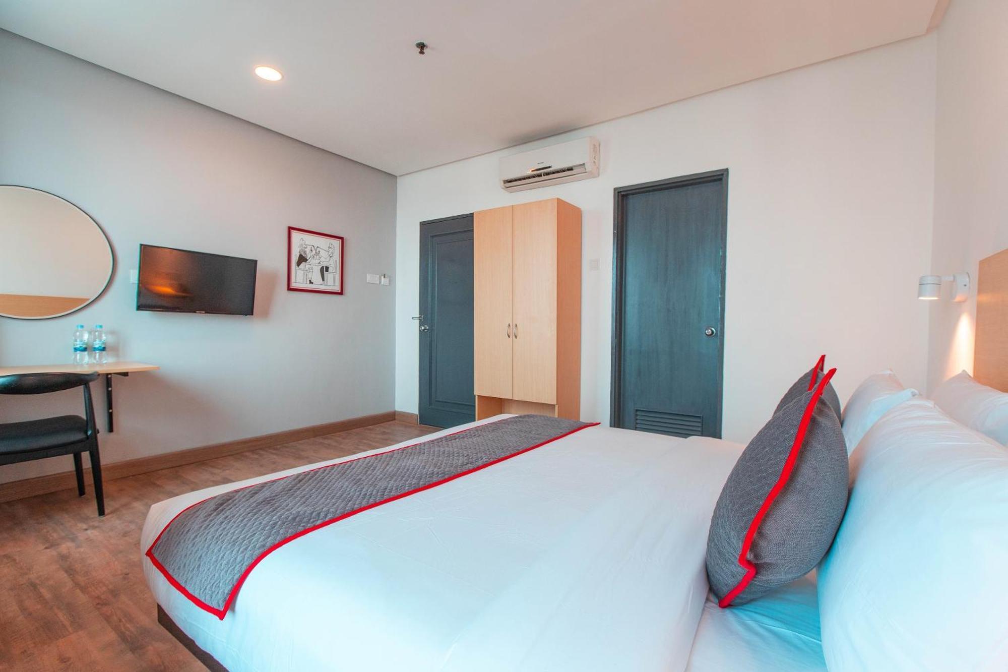 Super Oyo Townhouse 1 Hotel Salemba Jacarta Exterior foto