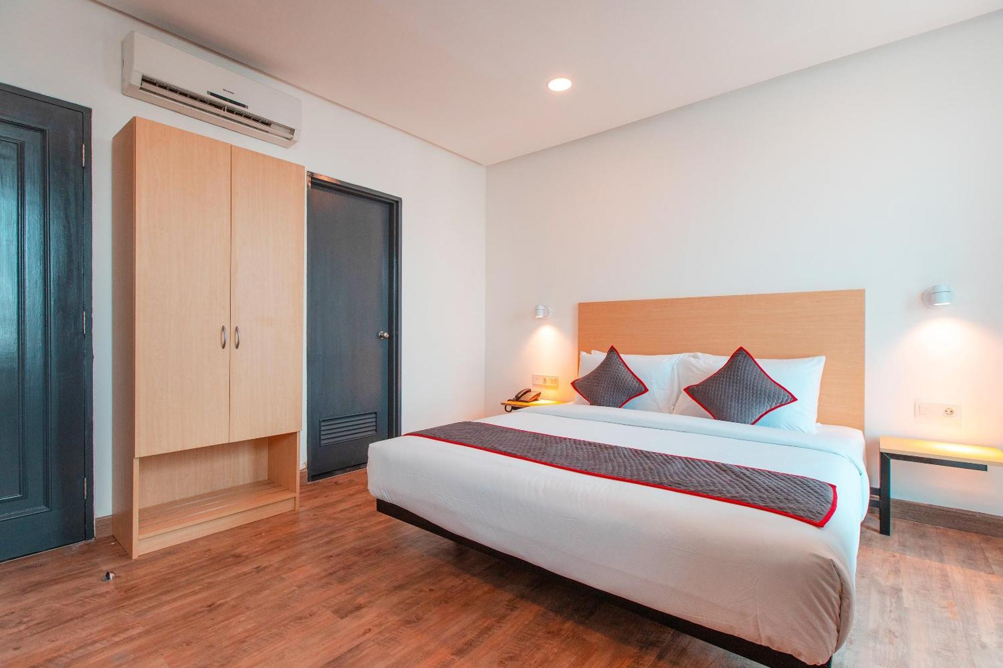 Super Oyo Townhouse 1 Hotel Salemba Jacarta Exterior foto