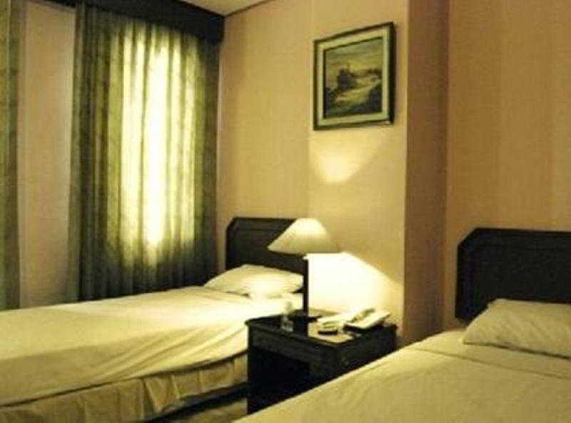 Super Oyo Townhouse 1 Hotel Salemba Jacarta Exterior foto