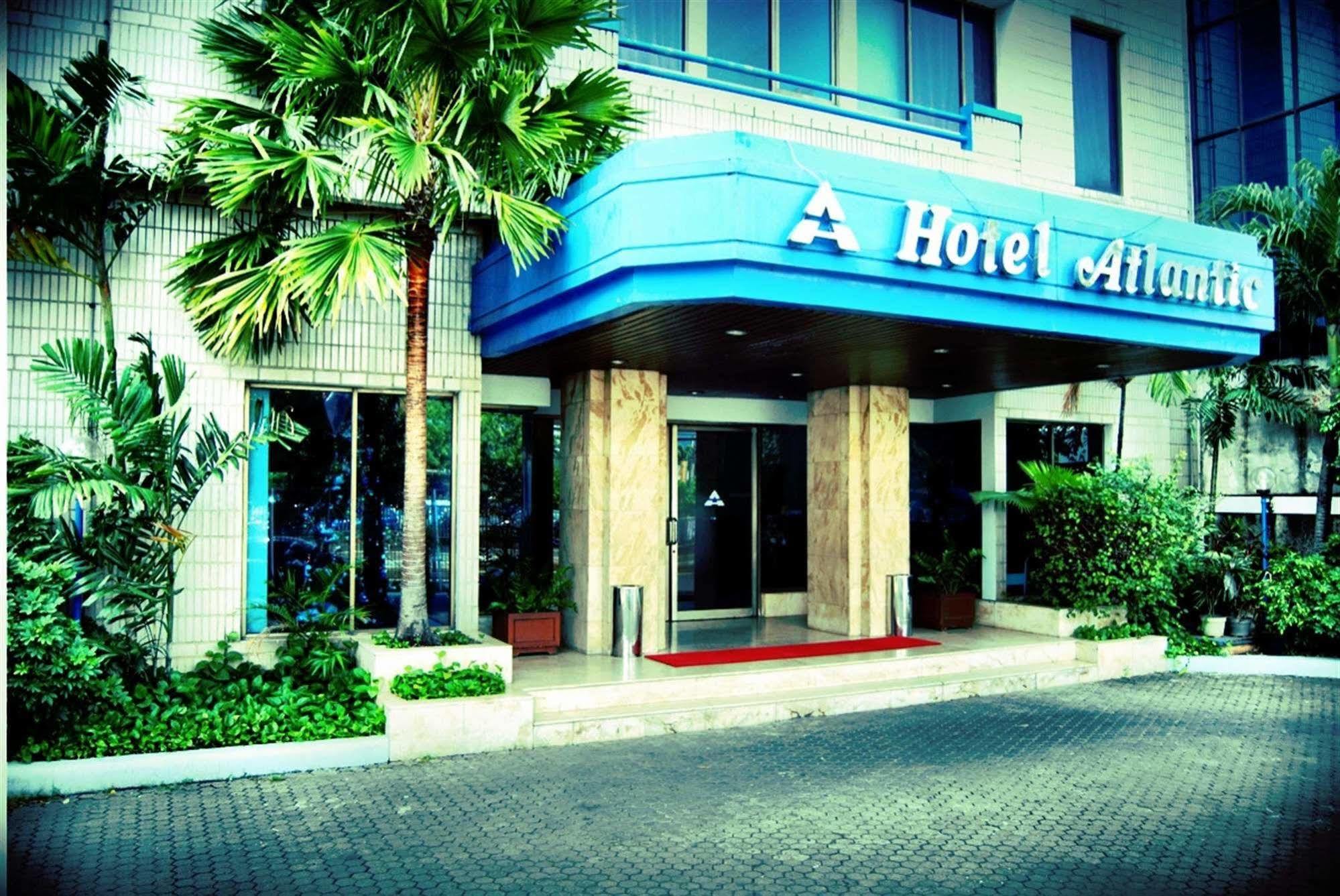 Super Oyo Townhouse 1 Hotel Salemba Jacarta Exterior foto